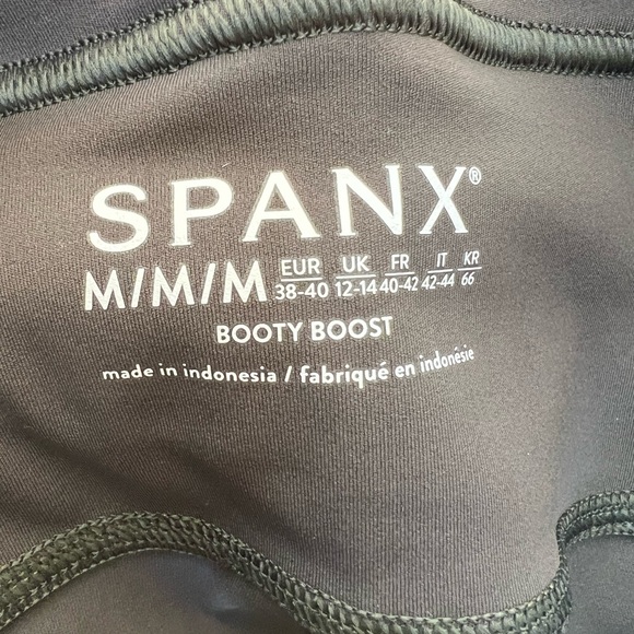 SPANX Booty Boost Skort Leggings Black M 7/8 Cropped Shaping Tennis Golf - Picture 3 of 4